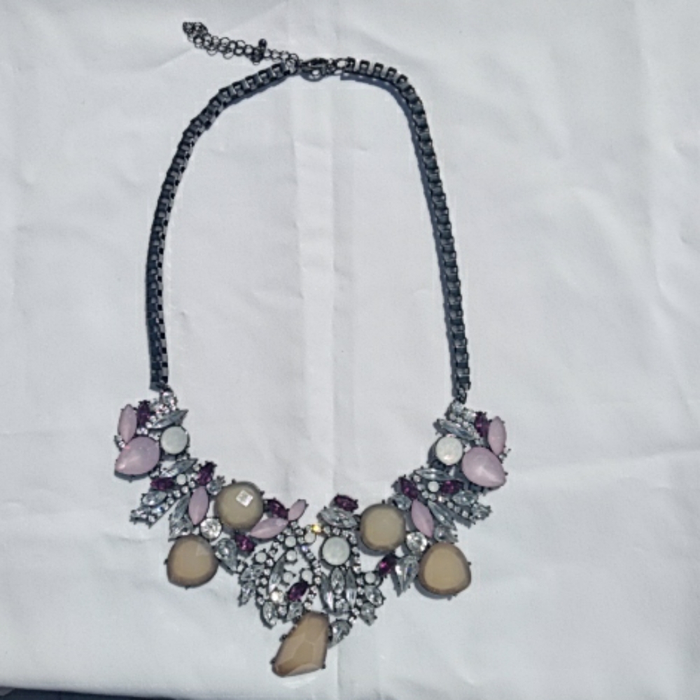 Purple tones statement necklace